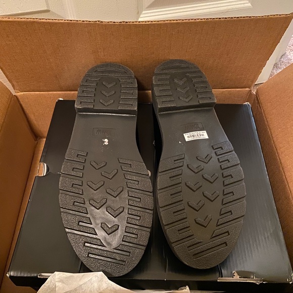 Torrid 10 WW Black Faux Leather Mary Jane Oxford Flat - Picture 7 of 9